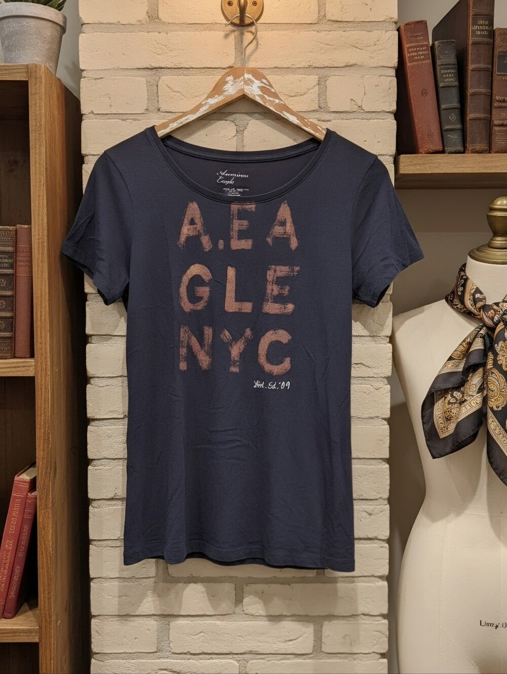 Vintage 2009 American Eagle NYC Graphic Tee Dark Navy L Y2K
